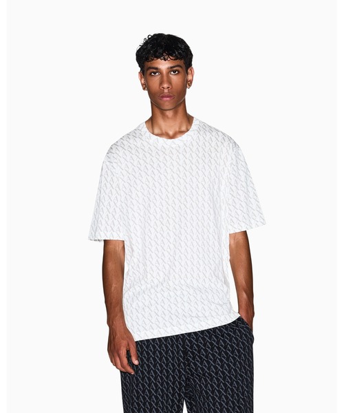 ARMANI EXCHANGE（アルマーニエクスチェンジ）の「【A|X アルマーニ エクスチェンジ】オールオーバーロゴ 半袖クルーネックTシャツ/REGULAR+（Tシャツ/カットソー・メンズ・ブラック/ホワイト・MEDIUM/X-LARGE/XX-LARGE/LARGE/SMALL/X-SMALL）」の2枚目の写真
