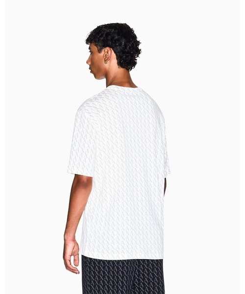 ARMANI EXCHANGE（アルマーニエクスチェンジ）の「【A|X アルマーニ エクスチェンジ】オールオーバーロゴ 半袖クルーネックTシャツ/REGULAR+（Tシャツ/カットソー・メンズ・ブラック/ホワイト・MEDIUM/X-LARGE/XX-LARGE/LARGE/SMALL/X-SMALL）」の9枚目の写真