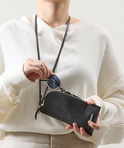 And A(アンドエー)の「PADRONE パドローネ / Eyewear case01 (leather strap) モストロレザー サフィアーノレザーサングラスケース メガネケース / PG9995-5010(サングラス・メンズ・ブラック系その他/ブラック・FREE)」の1枚目の写真