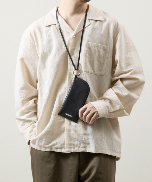 And A(アンドエー)の「PADRONE パドローネ / Eyewear case01 (leather strap) モストロレザー サフィアーノレザーサングラスケース メガネケース / PG9995-5010(サングラス・メンズ・ブラック系その他/ブラック・FREE)」の3枚目の写真