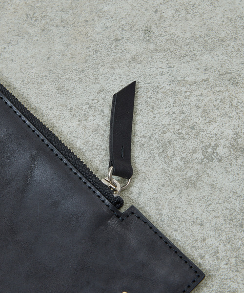 And A(アンドエー)の「PADRONE パドローネ / Eyewear case01 (leather strap) モストロレザー サフィアーノレザーサングラスケース メガネケース / PG9995-5010(サングラス・メンズ・ブラック系その他/ブラック・FREE)」の11枚目の写真