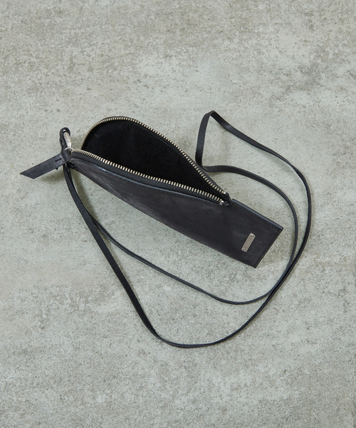 And A(アンドエー)の「PADRONE パドローネ / Eyewear case01 (leather strap) モストロレザー サフィアーノレザーサングラスケース メガネケース / PG9995-5010(サングラス・メンズ・ブラック系その他/ブラック・FREE)」の13枚目の写真