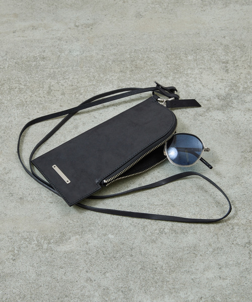 And A(アンドエー)の「PADRONE パドローネ / Eyewear case01 (leather strap) モストロレザー サフィアーノレザーサングラスケース メガネケース / PG9995-5010(サングラス・メンズ・ブラック系その他/ブラック・FREE)」の14枚目の写真
