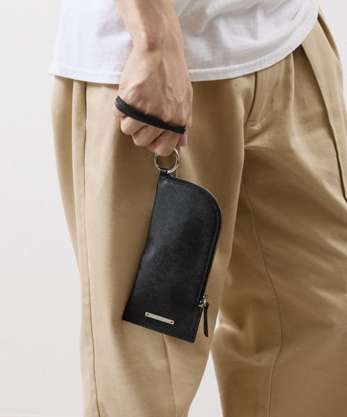 And A(アンドエー)の「PADRONE パドローネ / Eyewear case01 (leather strap) モストロレザー サフィアーノレザーサングラスケース メガネケース / PG9995-5010(サングラス・メンズ・ブラック系その他/ブラック・FREE)」の5枚目の写真