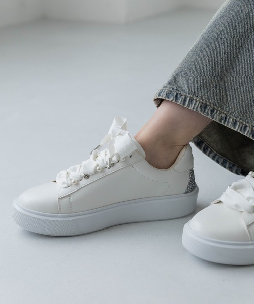 EVOL（イーボル）の「【S-LLサイズ展開・ふかふか】パールストーンスニーカー IZ5791（スニーカー・レディース・ホワイト/ブラック・LL/S/M/L）」の2枚目の写真