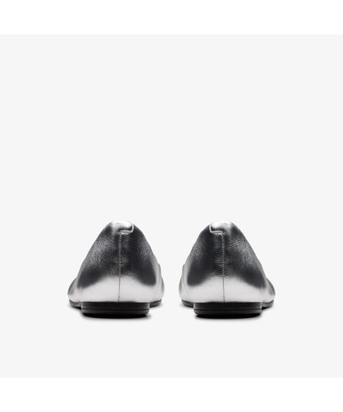 Clarks(クラークス)の「Livia Lily / リビアリリー(シルバー)(パンプス・レディース・シルバー・UK6/UK5.5/UK5/UK4.5/UK4/UK3.5/UK3)」の5枚目の写真