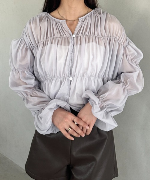 MYMOOD.(マイムード)の「フリルシャーリングシフォンショートブラウス(Tシャツ/カットソー・レディース・アイボリー/グレー・FREE)」の12枚目の写真