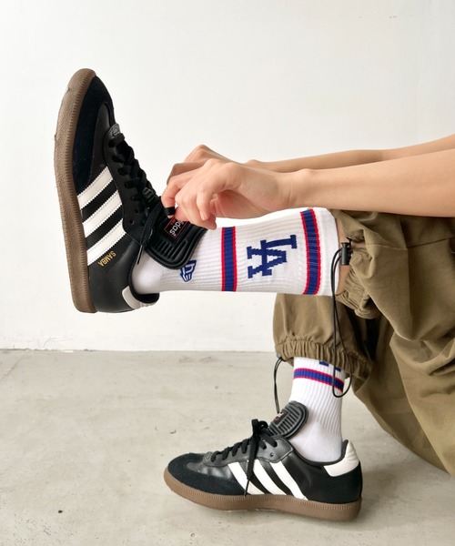 NEW ERA（ニューエラ）の「NEW ERA(ニューエラ)/MLB PREMIUM SOCKS/ 靴下 クルーソックス クルー丈 厚手 刺繍 ロゴ ライン入り（ソックス/靴下・レディース・その他2/その他1/ネイビー/ホワイト・25-27CM/23-25cm）」の15枚目の写真