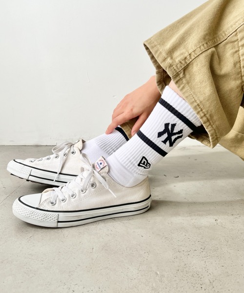 NEW ERA（ニューエラ）の「NEW ERA(ニューエラ)/MLB PREMIUM SOCKS/ 靴下 クルーソックス クルー丈 厚手 刺繍 ロゴ ライン入り（ソックス/靴下・レディース・その他2/その他1/ネイビー/ホワイト・25-27CM/23-25cm）」の7枚目の写真