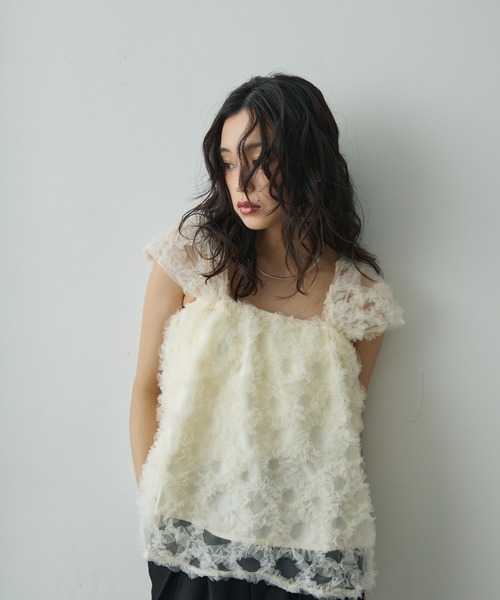 Lunea（ルネア）の「フラワーモチーフチュールトップス（シャツ/ブラウス・レディース・アイボリー/ピンク・FREE）」の6枚目の写真