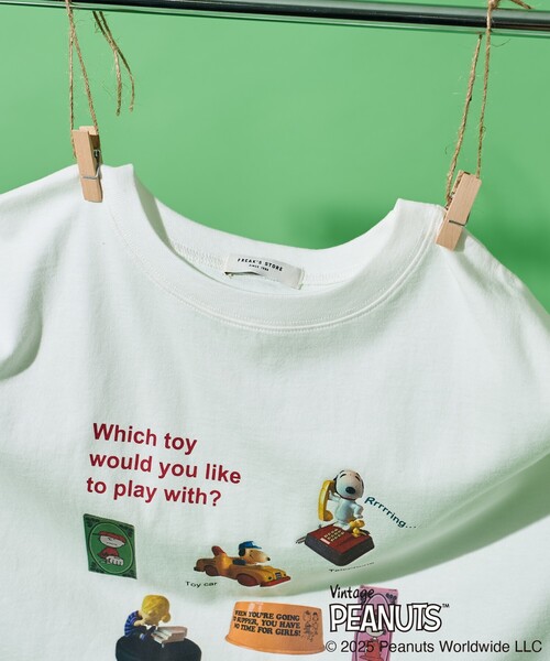 FREAK'S STORE(フリークスストア)の「PEANUTS トイ フォトプリントTシャツ/ピーナッツ/スヌーピー(Tシャツ/カットソー・レディース・オフホワイト/チャコールグレー・フリ-)」の4枚目の写真