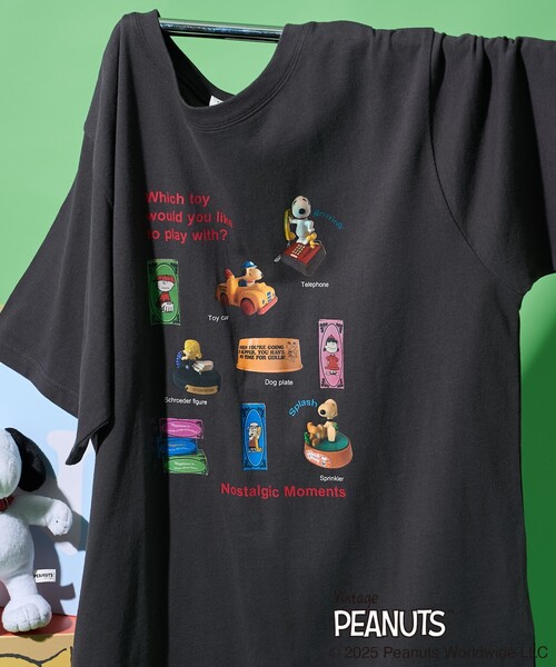 FREAK'S STORE(フリークスストア)の「PEANUTS トイ フォトプリントTシャツ/ピーナッツ/スヌーピー(Tシャツ/カットソー・レディース・オフホワイト/チャコールグレー・フリ-)」の9枚目の写真