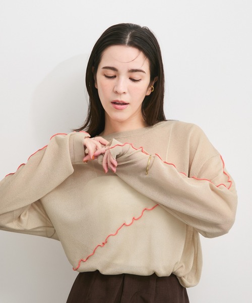 le cercle ADAM ET ROPE'(ルセルクルアダムエロペ)の「アシメメローシアーニット(ニット/セーター・レディース・ブラウン系その他/ライトグレー/キナリ・FREE)」の1枚目の写真