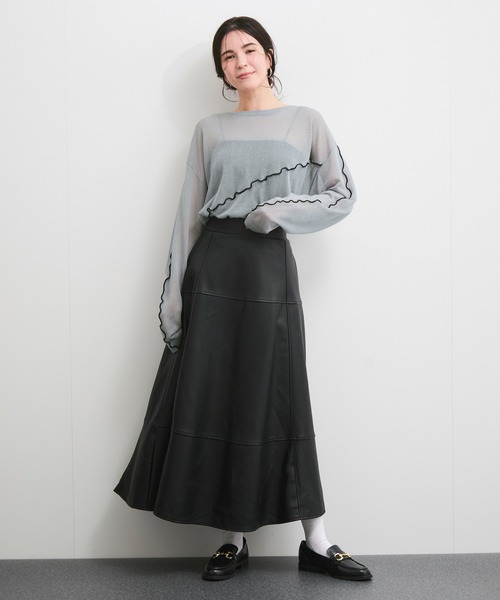 le cercle ADAM ET ROPE'(ルセルクルアダムエロペ)の「アシメメローシアーニット(ニット/セーター・レディース・ブラウン系その他/ライトグレー/キナリ・FREE)」の13枚目の写真