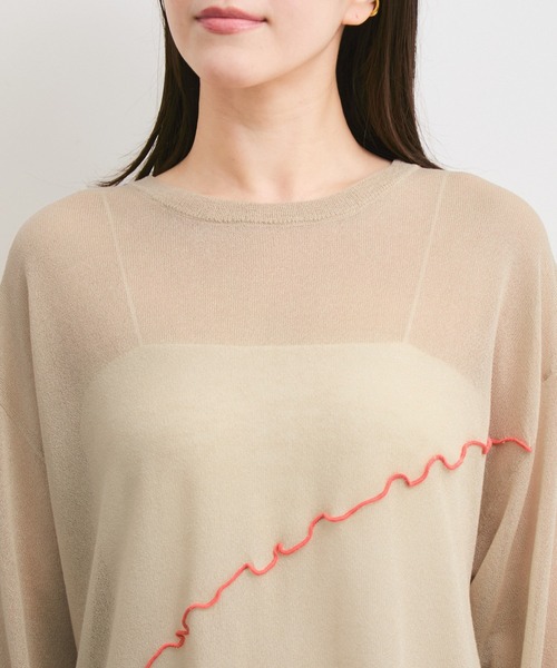le cercle ADAM ET ROPE'(ルセルクルアダムエロペ)の「アシメメローシアーニット(ニット/セーター・レディース・ブラウン系その他/ライトグレー/キナリ・FREE)」の4枚目の写真