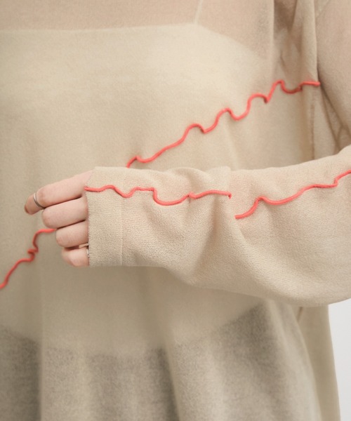 le cercle ADAM ET ROPE'(ルセルクルアダムエロペ)の「アシメメローシアーニット(ニット/セーター・レディース・ブラウン系その他/ライトグレー/キナリ・FREE)」の7枚目の写真