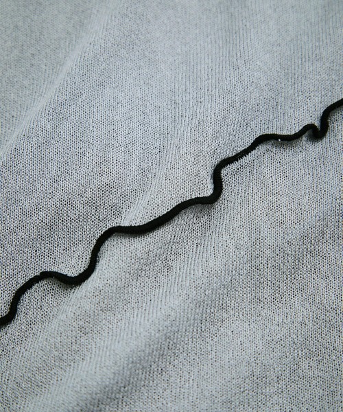 le cercle ADAM ET ROPE'(ルセルクルアダムエロペ)の「アシメメローシアーニット(ニット/セーター・レディース・ブラウン系その他/ライトグレー/キナリ・FREE)」の9枚目の写真