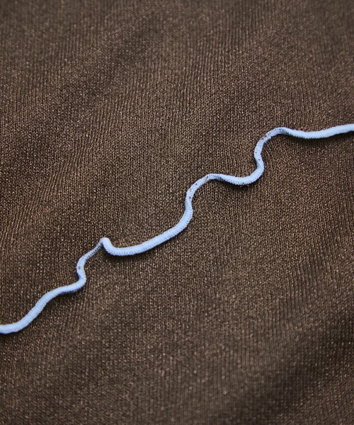 le cercle ADAM ET ROPE'(ルセルクルアダムエロペ)の「アシメメローシアーニット(ニット/セーター・レディース・ブラウン系その他/ライトグレー/キナリ・FREE)」の10枚目の写真