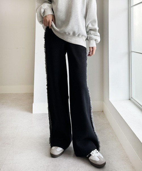 FIRST MOOD(ファーストムード)の「《FIRSTMOODコラボ》配色サイドフリンジリブニットパンツ(その他パンツ・レディース・ベージュ/ブラック・MEDIUM/LARGE)」の16枚目の写真