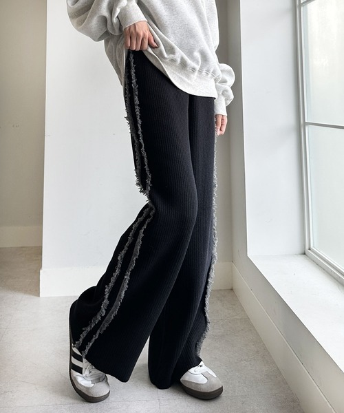 FIRST MOOD(ファーストムード)の「《FIRSTMOODコラボ》配色サイドフリンジリブニットパンツ(その他パンツ・レディース・ベージュ/ブラック・MEDIUM/LARGE)」の14枚目の写真