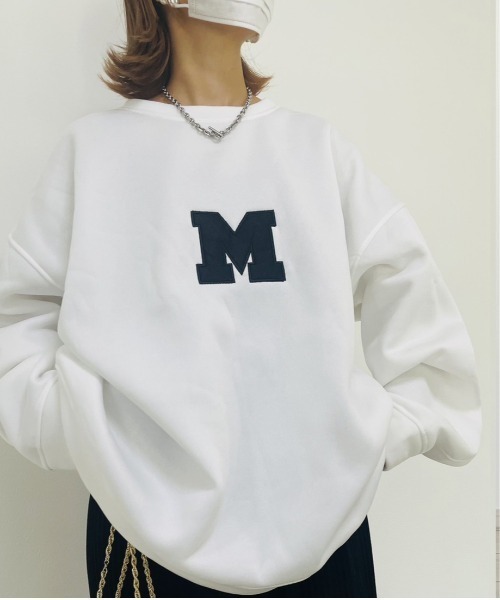 ARCADE(アーケード)の「オーバーサイズ ドロップショルダー 刺繍ロゴ スウェット -ARCADE Limited Line-(スウェット・レディース・ブラック/ホワイト/グレー・FREE)」の2枚目の写真