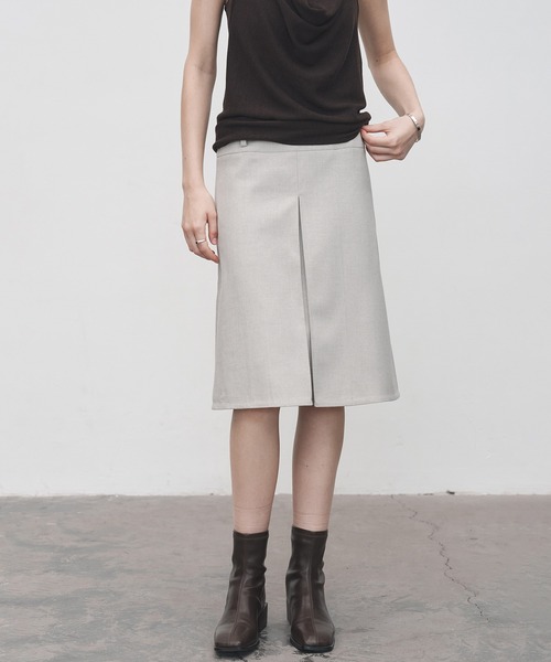 tageechita(タジチタ)の「【tageechita】2WAY タックプリーツ センタープレスミディスカート(スカート・レディース・ブラック/グレイッシュベージュ・S/M/L)」の2枚目の写真