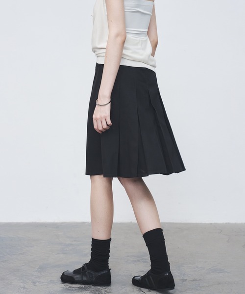 tageechita(タジチタ)の「【tageechita】2WAY タックプリーツ センタープレスミディスカート(スカート・レディース・ブラック/グレイッシュベージュ・S/M/L)」の5枚目の写真