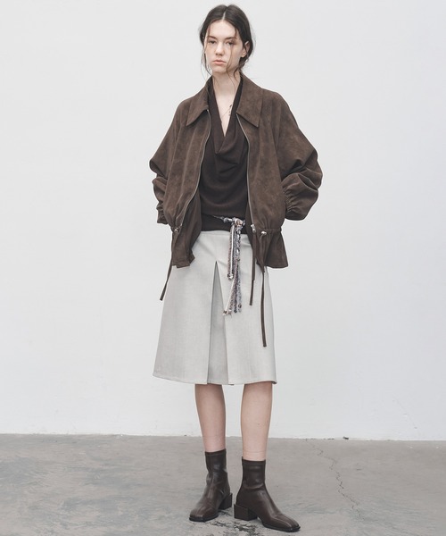 tageechita(タジチタ)の「【tageechita】2WAY タックプリーツ センタープレスミディスカート(スカート・レディース・ブラック/グレイッシュベージュ・S/M/L)」の7枚目の写真