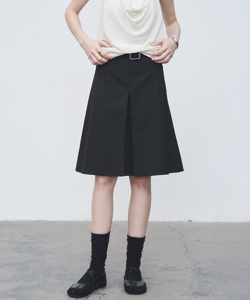 tageechita(タジチタ)の「【tageechita】2WAY タックプリーツ センタープレスミディスカート(スカート・レディース・ブラック/グレイッシュベージュ・S/M/L)」の16枚目の写真