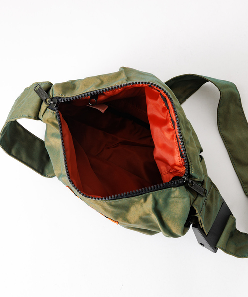 UNIVERSAL OVERALL(ユニバーサルオーバーオール)の「【UNIVERSAL OVERALL/ユニバーサルオーバーオール】HOBO ショルダー/ギャバジン ホーボーショルダー/バッグ/Mサイズ(ショルダーバッグ・レディース・カーキ/ベージュ・フリー)」の20枚目の写真