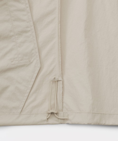 無印良品(ムジルシリョウヒン)の「婦人 撥水UVカットポケッタブルフードジャケット(その他アウター・レディース・グレー系/アイボリー/ブラウン系/ダークネイビー・S/M/L/XL)」の7枚目の写真