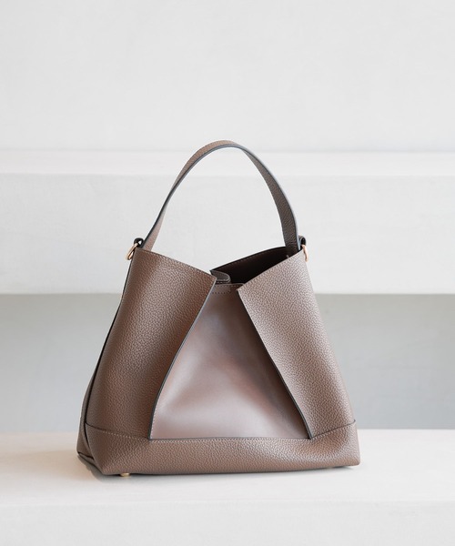 Andemiu（アンデミュウ）の「キリカエスクエアBAG586724（ハンドバッグ・レディース・アイボリー/ブラック/チョコ/ベージュ・FREE）」の4枚目の写真