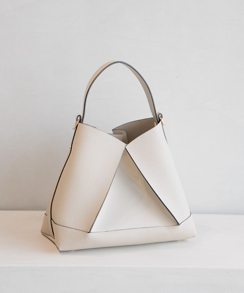 Andemiu（アンデミュウ）の「キリカエスクエアBAG586724（ハンドバッグ・レディース・アイボリー/ブラック/チョコ/ベージュ・FREE）」の2枚目の写真