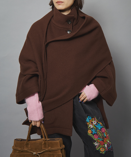 Bonum(ボナム)の「MUFFLER PONCHO コート(ポンチョ・レディース・ブラウン・FREE)」の1枚目の写真