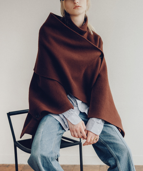 Bonum(ボナム)の「MUFFLER PONCHO コート(ポンチョ・レディース・ブラウン・FREE)」の6枚目の写真