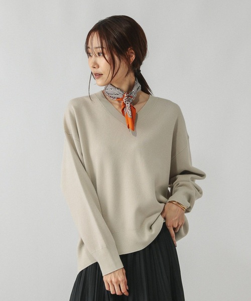 GLOBAL WORK（グローバルワーク）の「スウェットライクVネックプルオーバー/571342（スウェット・レディース・グレイッシュベージュ/グレー/スモークピンク/ブラック/ブラウン/ボルドー/ラベンダー・LARGE/MEDIUM/SMALL）」の4枚目の写真