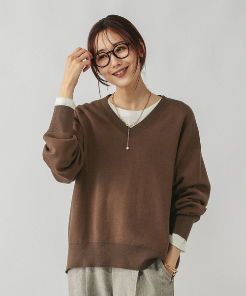 GLOBAL WORK（グローバルワーク）の「スウェットライクVネックプルオーバー/571342（スウェット・レディース・グレイッシュベージュ/グレー/スモークピンク/ブラック/ブラウン/ボルドー/ラベンダー・LARGE/MEDIUM/SMALL）」の20枚目の写真