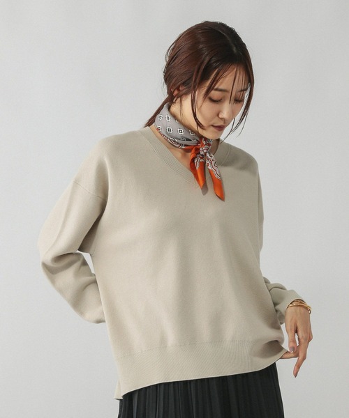 GLOBAL WORK（グローバルワーク）の「スウェットライクVネックプルオーバー/571342（スウェット・レディース・グレイッシュベージュ/グレー/スモークピンク/ブラック/ブラウン/ボルドー/ラベンダー・LARGE/MEDIUM/SMALL）」の13枚目の写真