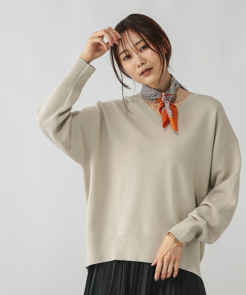 GLOBAL WORK（グローバルワーク）の「スウェットライクVネックプルオーバー/571342（スウェット・レディース・グレイッシュベージュ/グレー/スモークピンク/ブラック/ブラウン/ボルドー/ラベンダー・LARGE/MEDIUM/SMALL）」の15枚目の写真