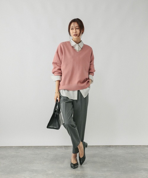 GLOBAL WORK（グローバルワーク）の「スウェットライクVネックプルオーバー/571342（スウェット・レディース・グレイッシュベージュ/グレー/スモークピンク/ブラック/ブラウン/ボルドー/ラベンダー・LARGE/MEDIUM/SMALL）」の16枚目の写真