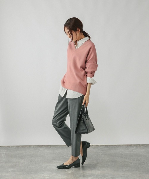 GLOBAL WORK（グローバルワーク）の「スウェットライクVネックプルオーバー/571342（スウェット・レディース・グレイッシュベージュ/グレー/スモークピンク/ブラック/ブラウン/ボルドー/ラベンダー・LARGE/MEDIUM/SMALL）」の17枚目の写真