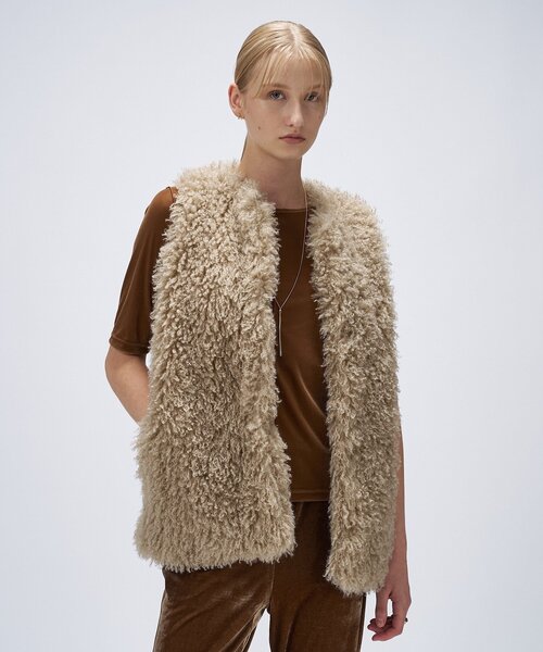 cloenc（クロエンス）の「【手洗い可】フェイクファージレ（ベスト・レディース・ナチュラル/ブラウン系・01/02）」の2枚目の写真