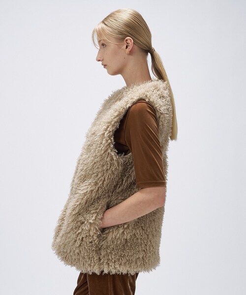 cloenc（クロエンス）の「【手洗い可】フェイクファージレ（ベスト・レディース・ナチュラル/ブラウン系・01/02）」の6枚目の写真