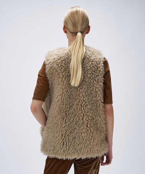 cloenc（クロエンス）の「【手洗い可】フェイクファージレ（ベスト・レディース・ナチュラル/ブラウン系・01/02）」の7枚目の写真