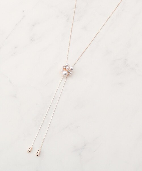 SHOO・LA・RUE（シューラルー）の「パール調ループタイネックレス（ネックレス・レディース・ピンクゴールド/ゴールド/シルバー・00）」の5枚目の写真