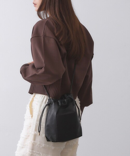 OPAQUE.CLIP(オペークドットクリップ)の「【長さ調整可能】サイドドロストミニショルダーバッグ(ショルダーバッグ・レディース・グレー系4/ブラウン系その他5/ブラック/ブラウン系1/ダークブラウン・00)」の2枚目の写真