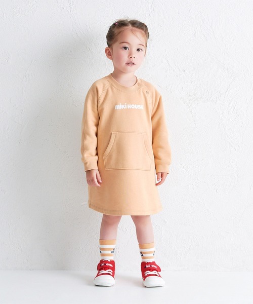 MIKI HOUSE（ミキハウス）の「【WEB限定】バックロゴワンピース（ワンピース・キッズ・ブラック/ベージュ/ラベンダー・80ｃｍ/90cm/100cm/110cm/120cm/130cm）」の4枚目の写真