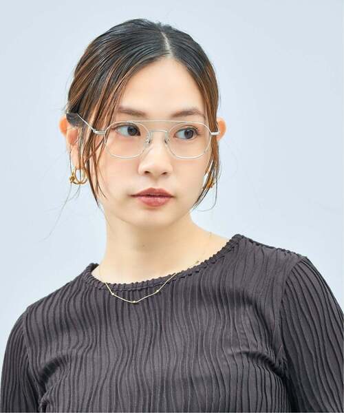 Zoff(ゾフ)の「【黒石奈央子さん コラボ】 Zoff|Naoko Kuroishi ウェリントン型 メガネ|ツーブリッジ メタル 眼鏡 伊達めがね 度付き(レンズ交換券付) ユニセックス おしゃれ(メガネ・レディース・ゴールド/ゴールド系その他/シルバー・FREE)」の12枚目の写真