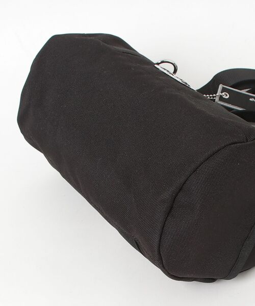OUTDOOR PRODUCTS（アウトドアプロダクツ）の「ミニロールボストンバッグ　ハイキュー!!×OUTDOOR PRODUCTS】（ショルダーバッグ・レディース・ブラック×レッド/ベージュ/ネイビー/ブラック・FREE）」の5枚目の写真