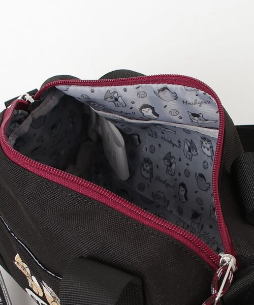 OUTDOOR PRODUCTS（アウトドアプロダクツ）の「ミニロールボストンバッグ　ハイキュー!!×OUTDOOR PRODUCTS】（ショルダーバッグ・レディース・ブラック×レッド/ベージュ/ネイビー/ブラック・FREE）」の6枚目の写真